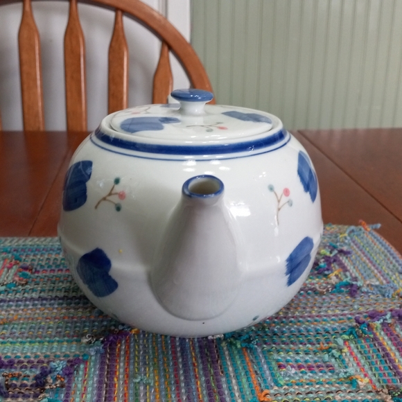 Teapot - Picture 2 of 6